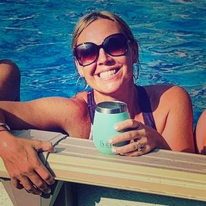 Meet your Posher, Jeanette